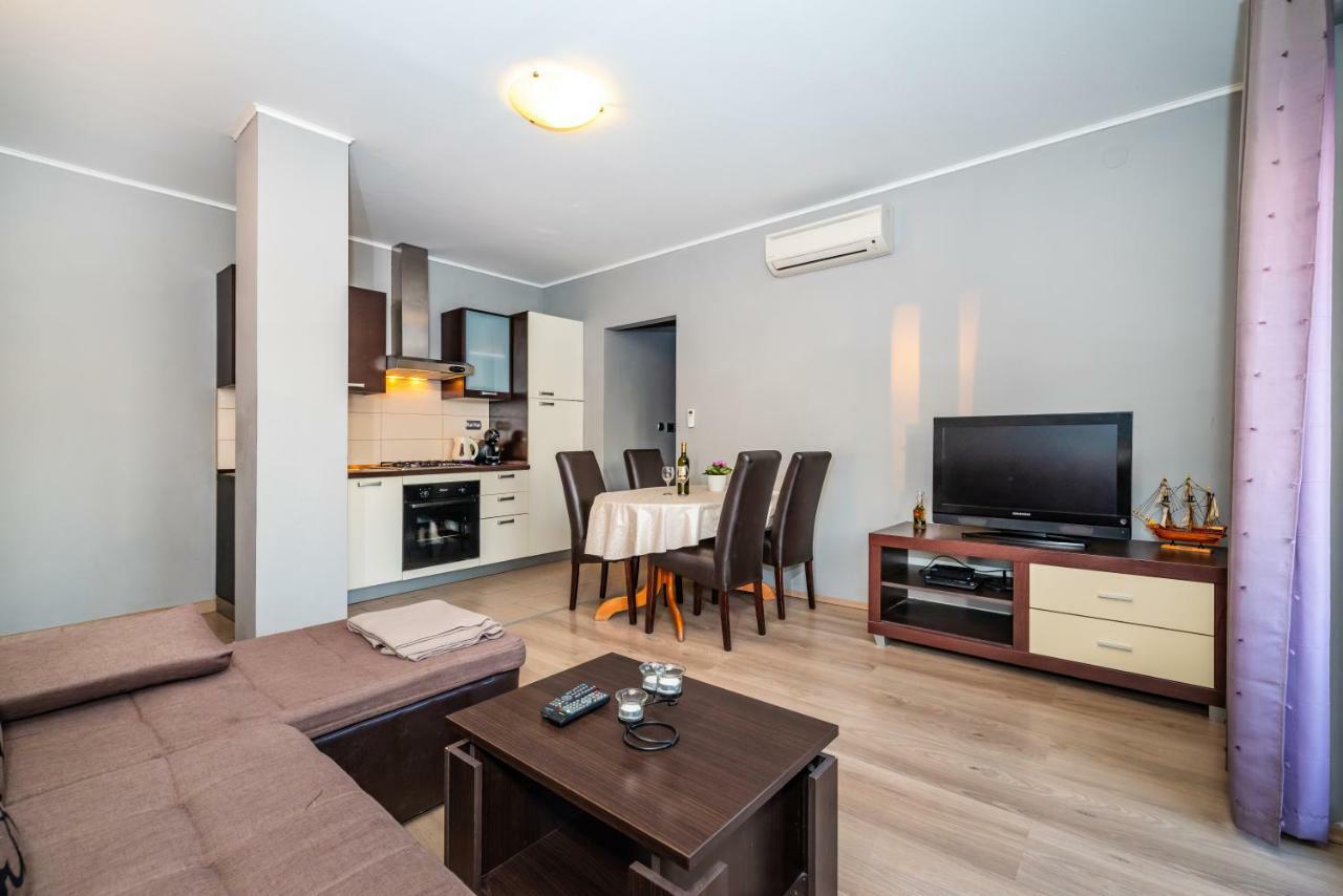 Apartment Adrian Biograd Na Moru Exterior photo